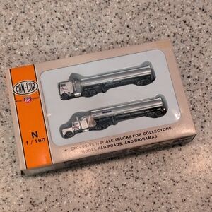 Con-Cor N-Scale Precise Vehicals Exxon Tractor Trailer Set